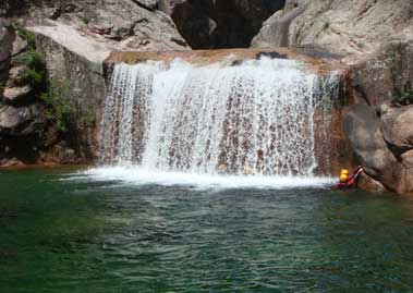 Camping canyoning corse sud